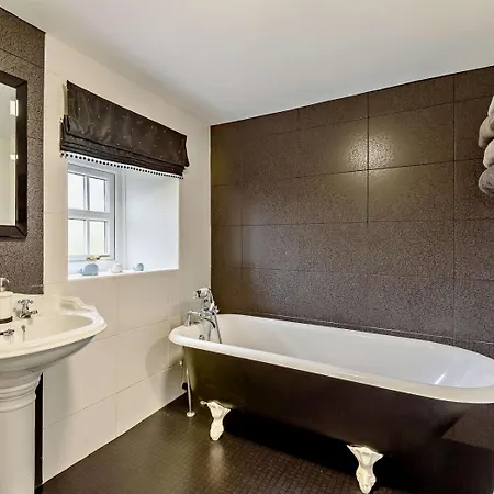 3 Bed In 90050 Haile